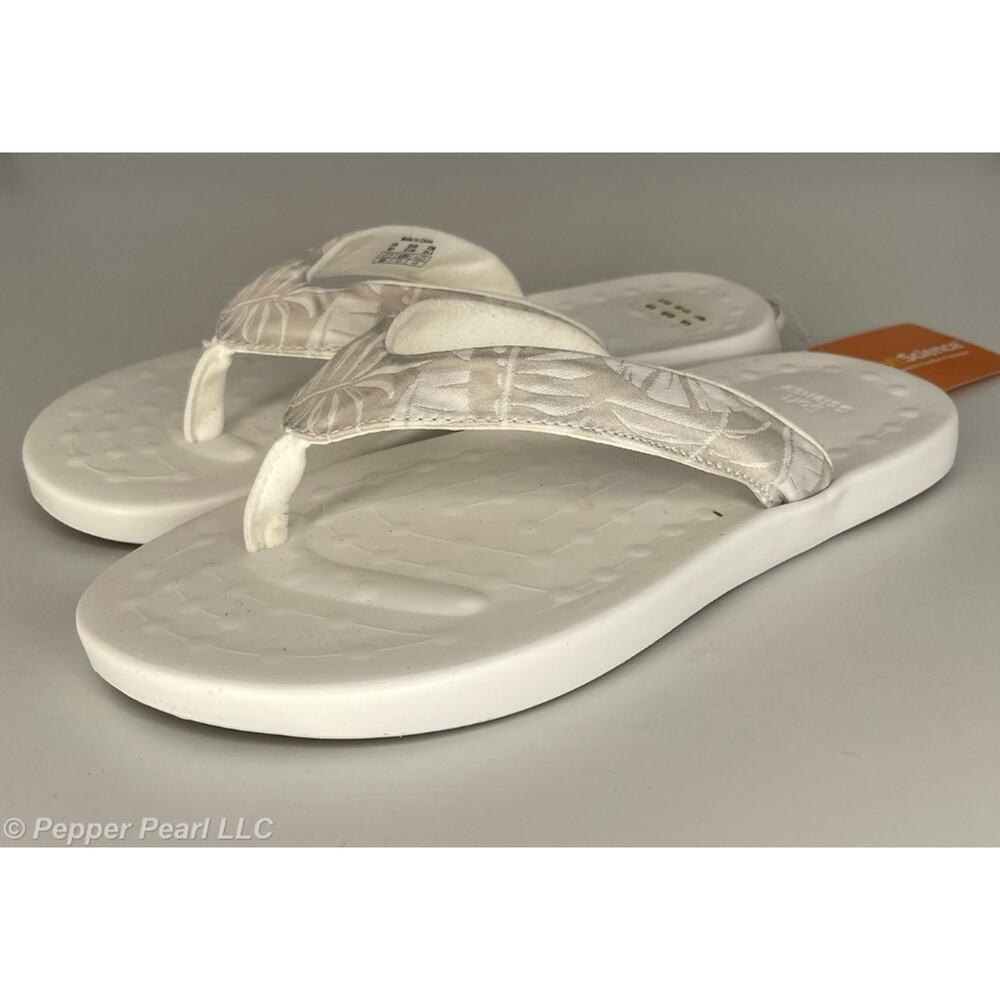 Flip Flop Thong Sandal White Womens Size 6.5 to 7 Soft Science Waterfall Palm